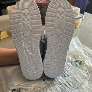 Hey Dude | Shoes | Hey Dude Mens Size 9 Never Been Worn  display picture 2